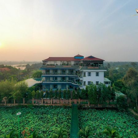 Khu Nghi Duong Huong Sen - Binh My, Cu Chi Hotel Ho Chi Minh-stad Buitenkant foto